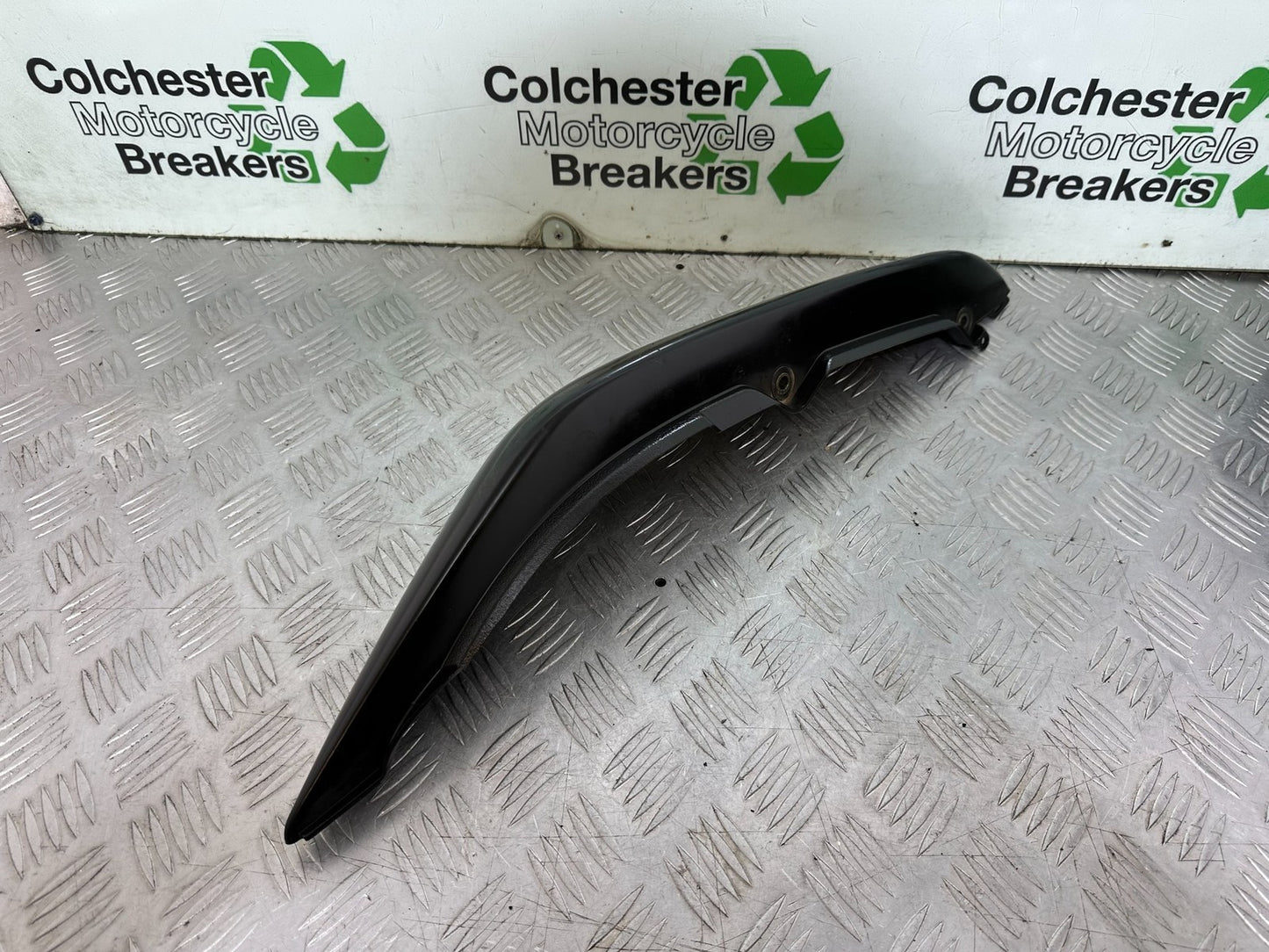 KAWASAKI ER6 F ER6F RIGHT SEAT PANEL YEAR 2005-2008 (CMB1178)