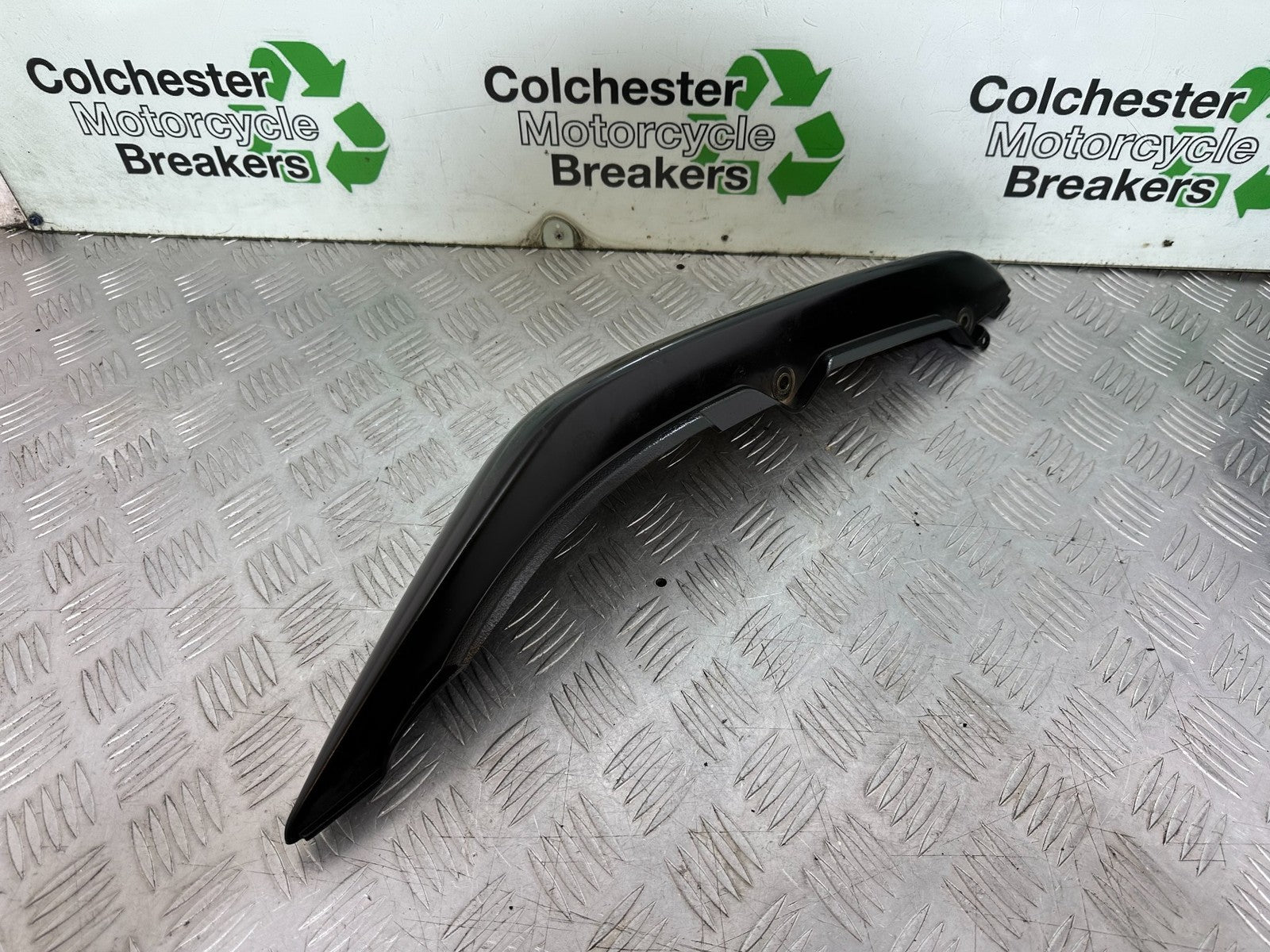 KAWASAKI ER6 F ER6F RIGHT SEAT PANEL YEAR 2005-2008 (CMB1178)