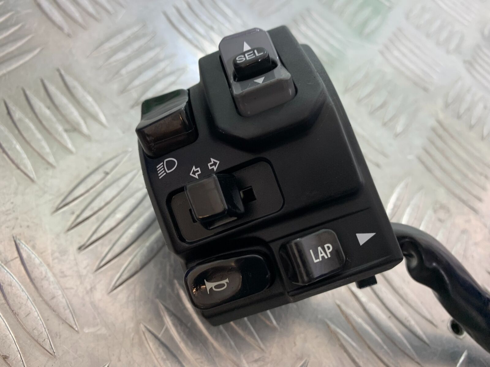 KAWASAKI ZX10R ZX 10R LEFT SWITCH GEAR  YEAR 2016-2020 (CMB1015)