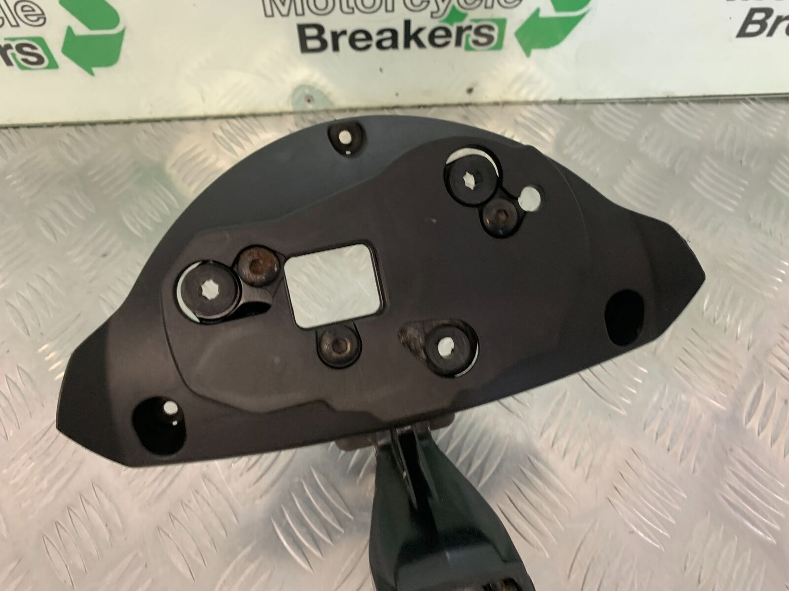 TRIUMPH 675 STREET TRIPLE HEADLIGHT BRACKET YEAR 2008 (STOCK 984)