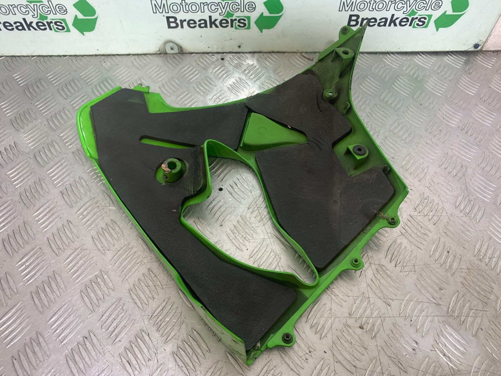 KAWASAKI ZX9R ZX9 E1 RIGHT MIDDLE FAIRING PANEL YEAR 2000-01 (CMB1171)