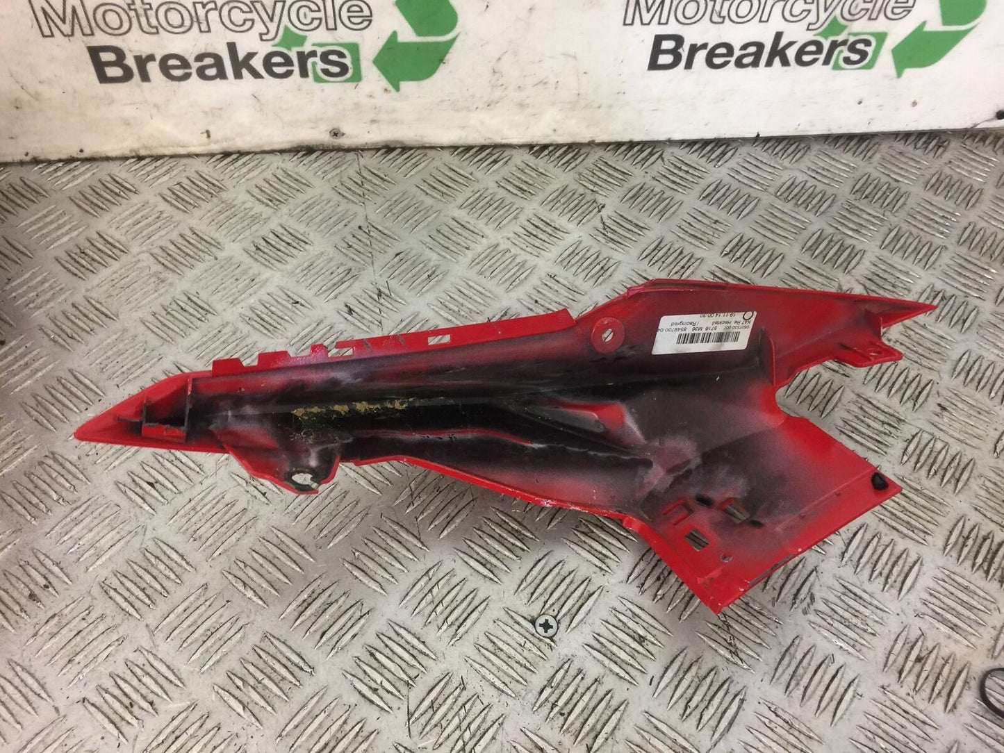 BMW S1000 RR RIGHT SEAT SIDE PANEL YEAR 2015 STOCK (476)