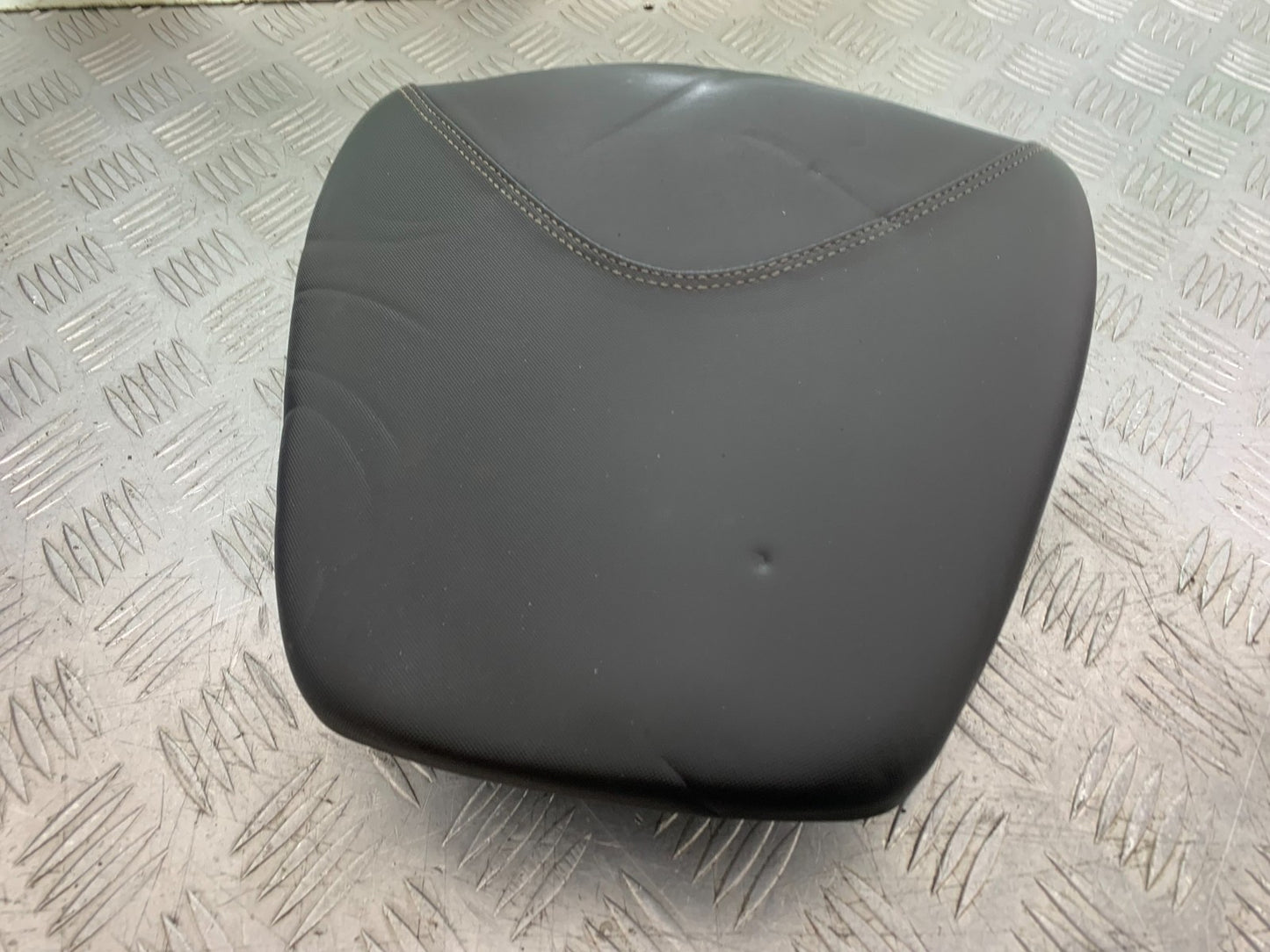 HONDA CBF600 CBF 600 REAR SEAT   YEAR 2004-07  (CMB1305)
