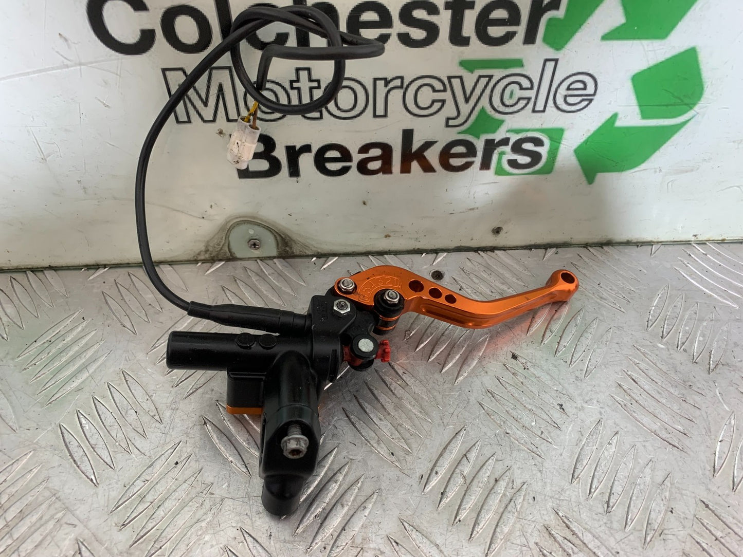 KTM 690 DUKE R LC4 CLUTCH MASTER CYLINDER YEAR 2012-2015  (CMB1180)