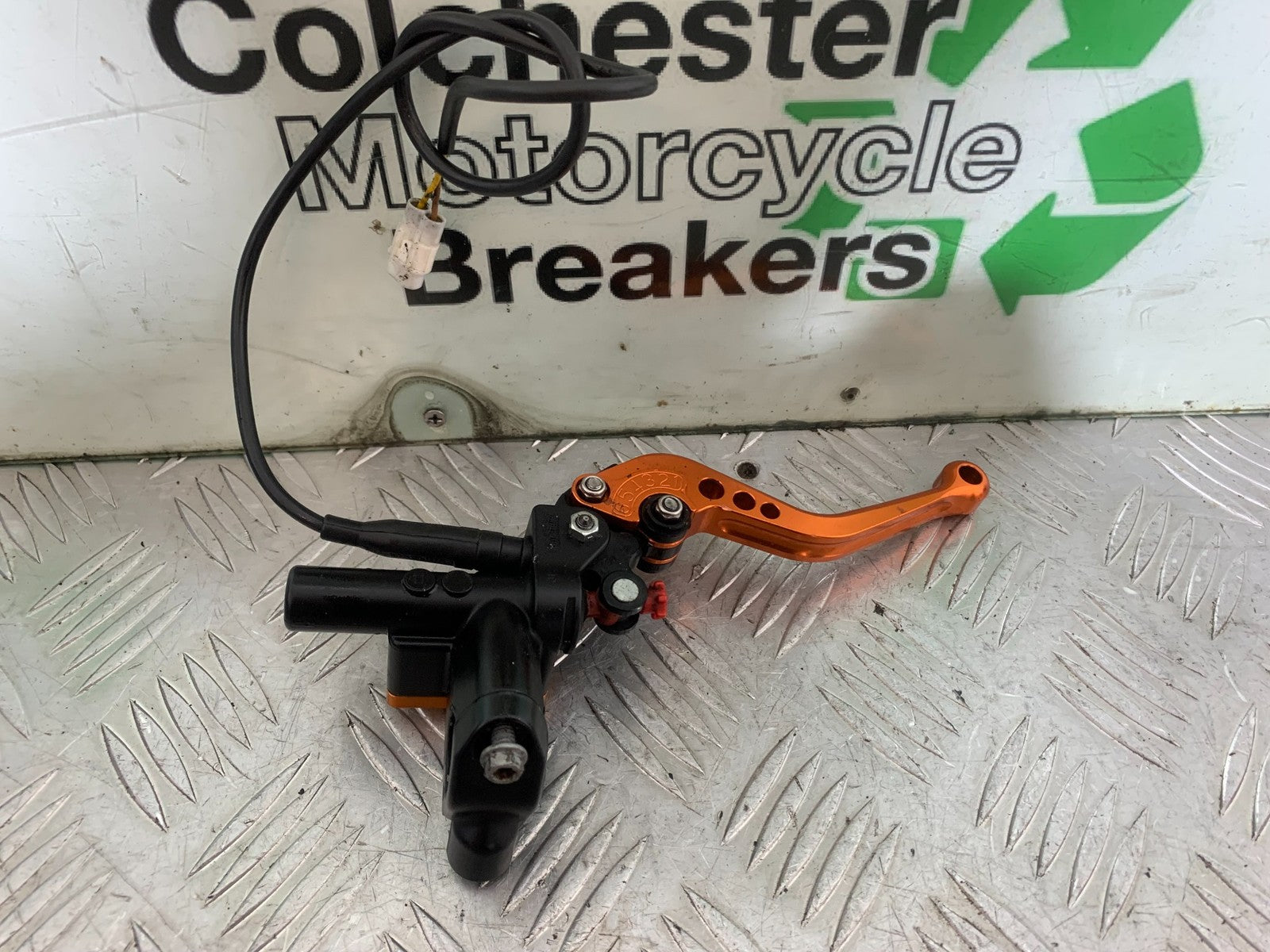KTM 690 DUKE R LC4 CLUTCH MASTER CYLINDER YEAR 2012-2015  (CMB1180)