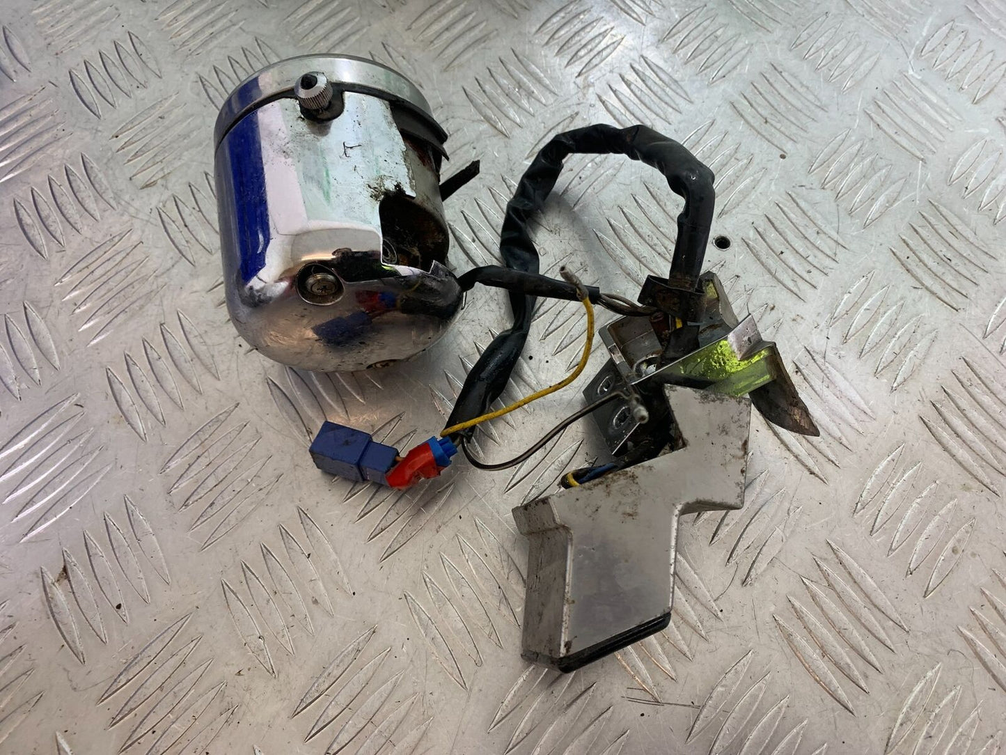SUZUKI VS1400 VS 1400 INTRUDER  CLOCKS SPEEDO DASH   YEAR 1988 (CMB1077)
