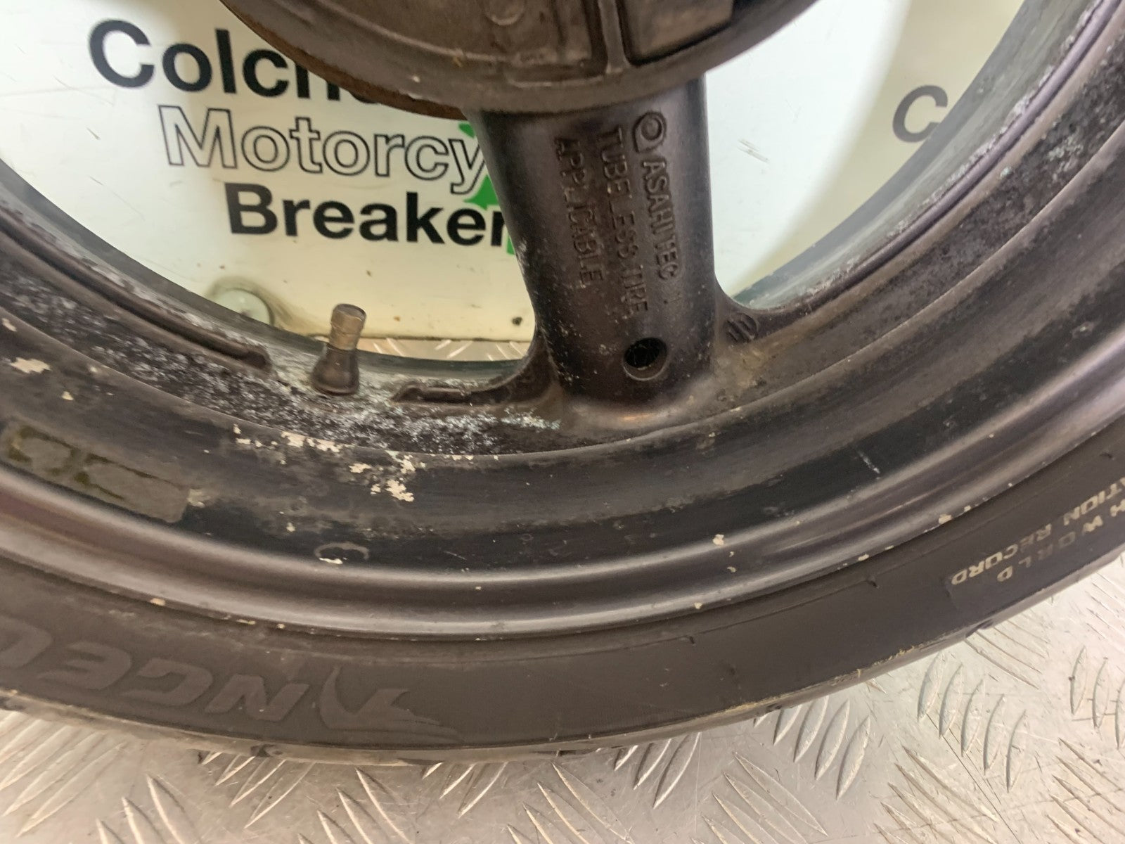 SUZUKI RF900 RF 900 REAR WHEEL  YEAR 1994-1999 CMB1326