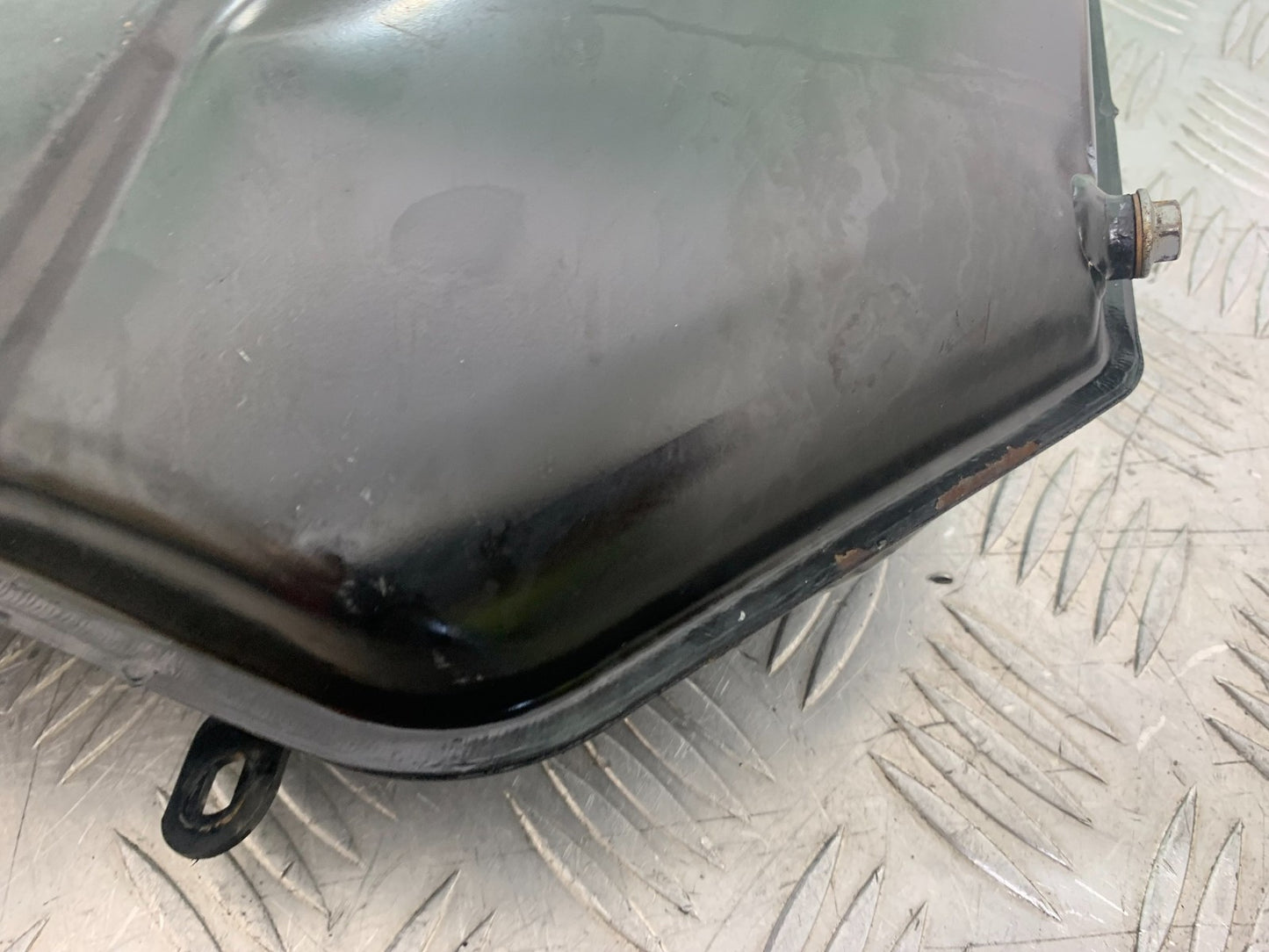 APRILIA RSV1000 R FACTORY MILLE OIL TANK  2004-09 (CMB1203)