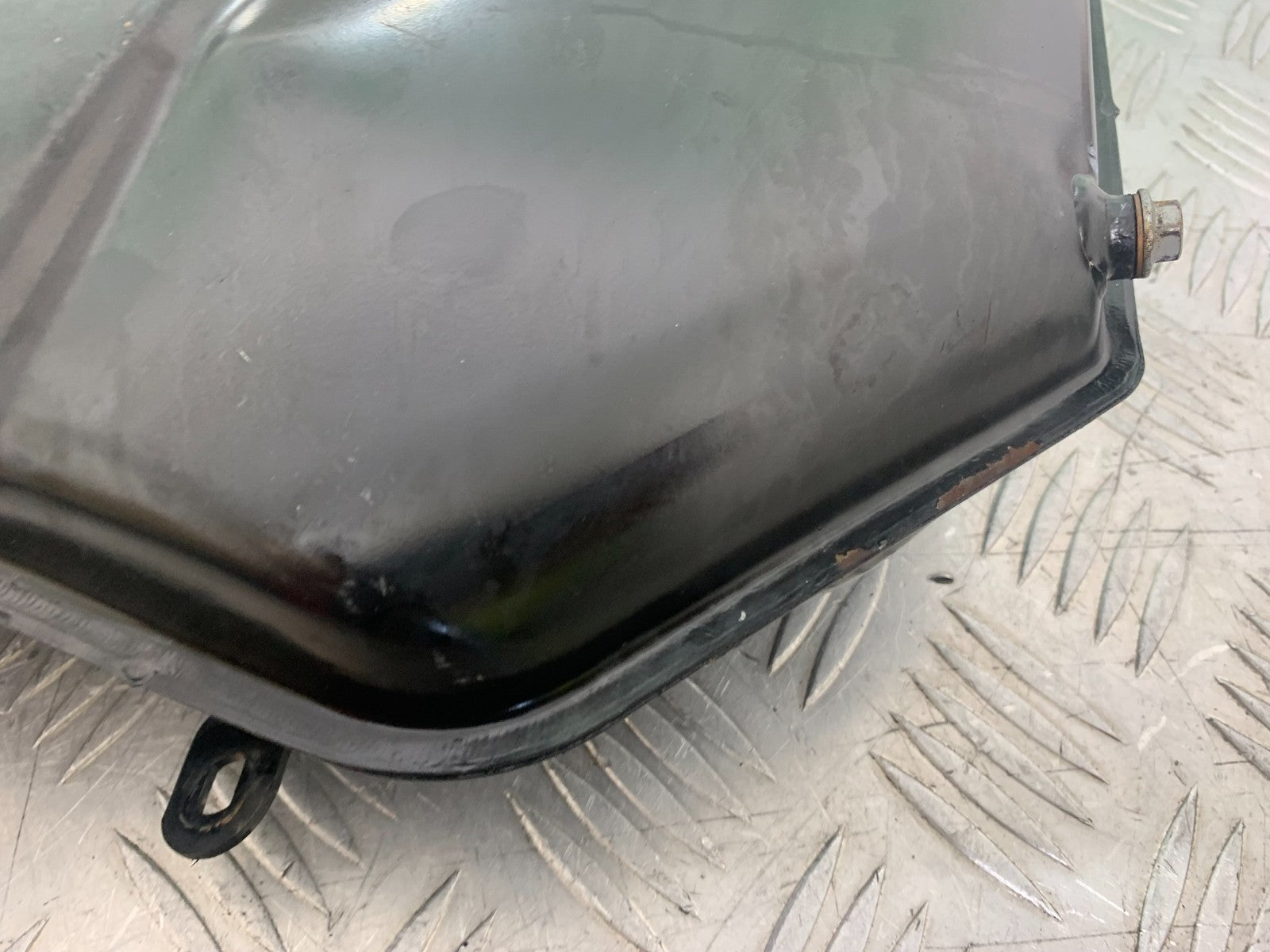 APRILIA RSV1000 R FACTORY MILLE OIL TANK  2004-09 (CMB1203)