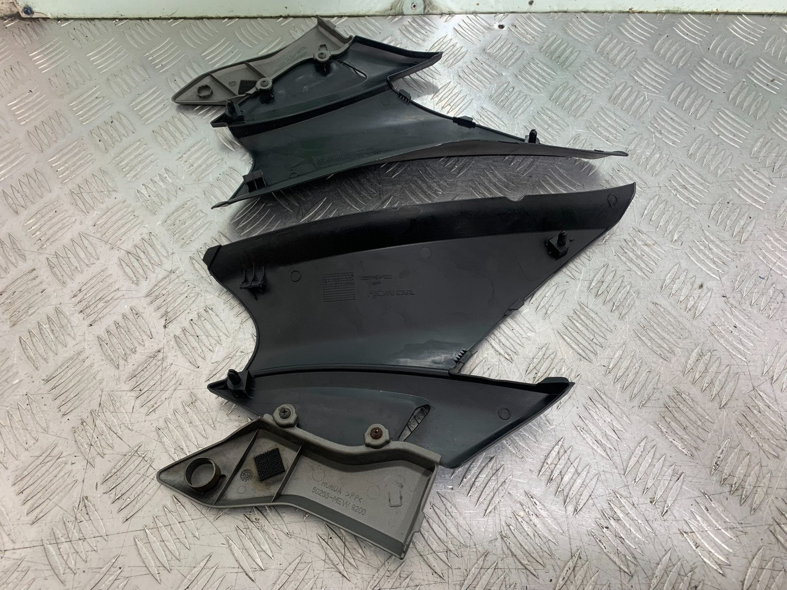 HONDA NT 700 V DEAUVILLE LEFT AND RIGHT SIDE PANELS   YEAR 2006-2010 (CMB1298)