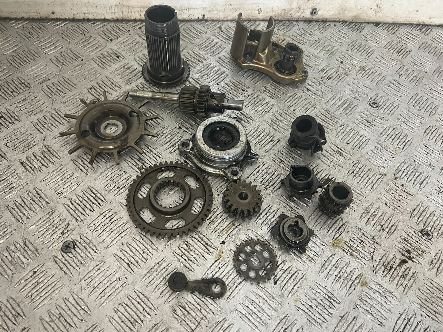 HONDA GL1800 GL 1800 ENGINE PARTS JOB LOT   YEAR 2004 ABS (STOCK 890)