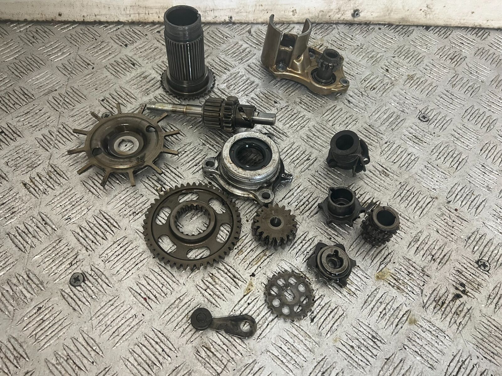 HONDA GL1800 GL 1800 ENGINE PARTS JOB LOT   YEAR 2004 ABS (STOCK 890)