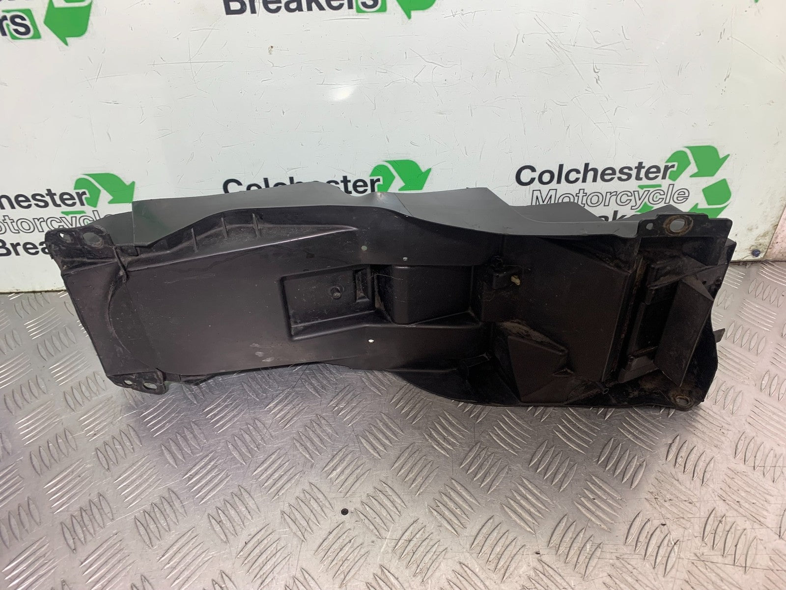 SUZUKI GSXR600 GSXR 600 K1 K2 K3 UNDERTRAY  1999-03 (CMB1284)