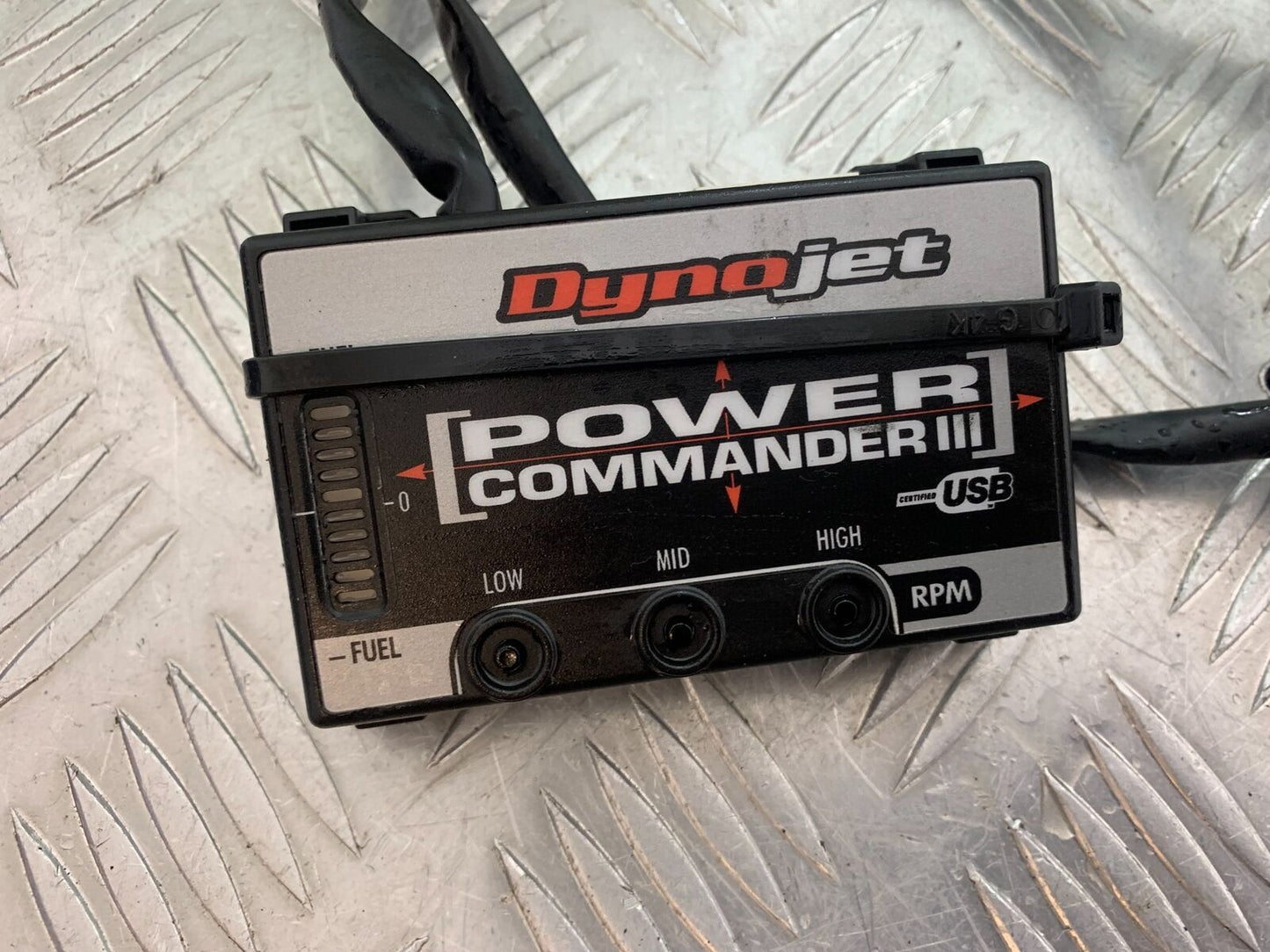 SUZUKI SV1000 SV 1000 K4 POWER COMMANDER 111  YEAR 2003-2007 (CMB1042)
