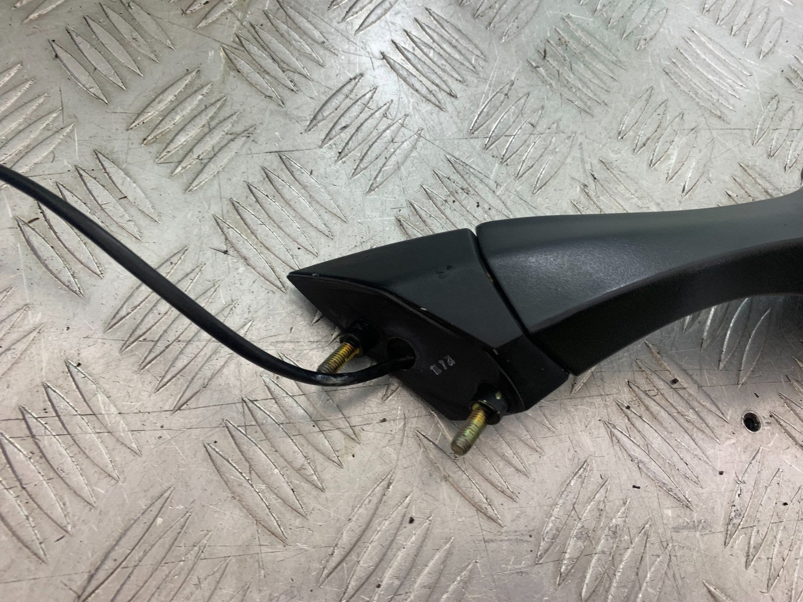 TRIUMPH 1050 SPRINT GT RIGHT MIRROR YEAR 2010-2016 (CMB1250)