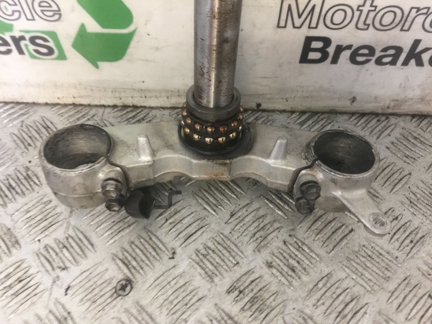 SUZUKI SV1000 SV 1000 K3 BOTTOM YOKE   YEAR 2004 (STOCK 696)