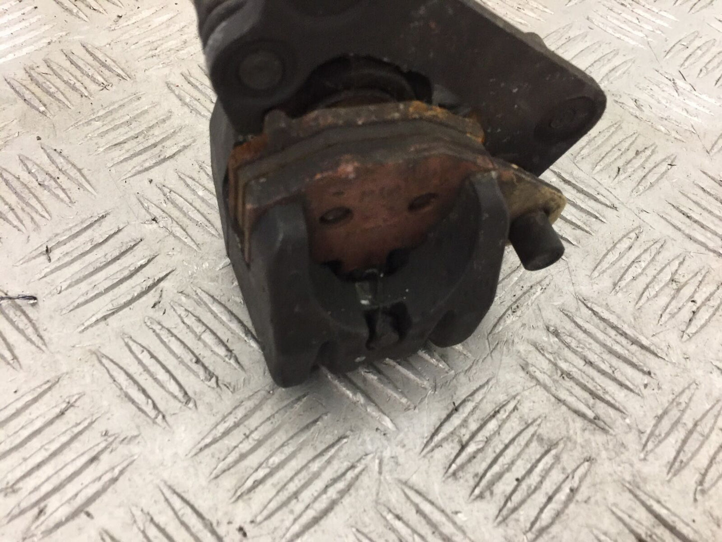 KAWASAKI ZX9R ZX9B REAR BREAK CALIPER  YEAR 1994 (STOCK 860)