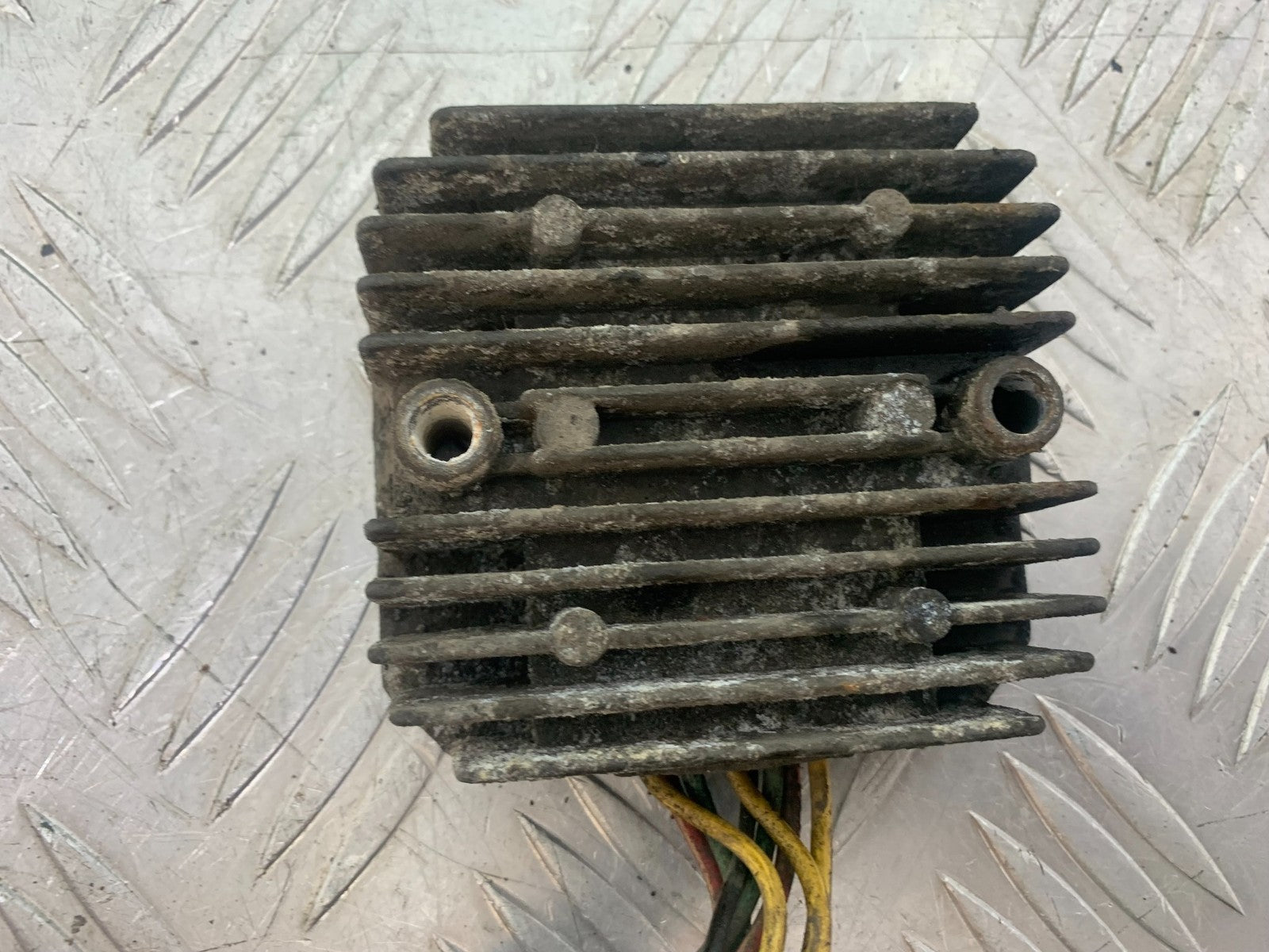 HONDA GL500 GL 500 SILVERWING REGULATOR  YEAR 1981-82 (CMB1168)