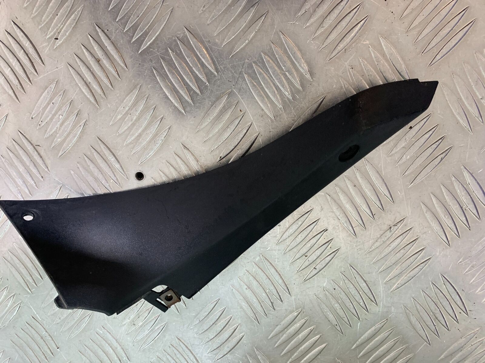 SUZUKI RF900 RF 900 LEFT TOP FAIRING INFILL PANEL  YEAR 1994-1999 (CMB1020)