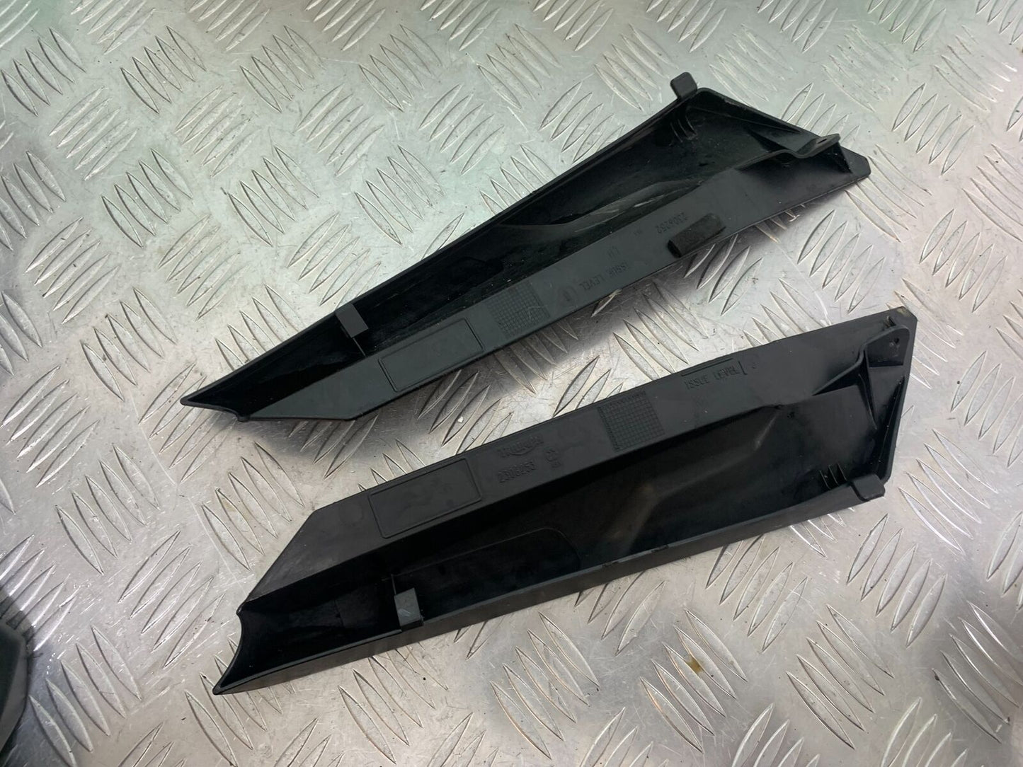 TRIUMPH TIGER 800 XC INFILL COVERS  YEAR 2011-2014 (CMB1022)
