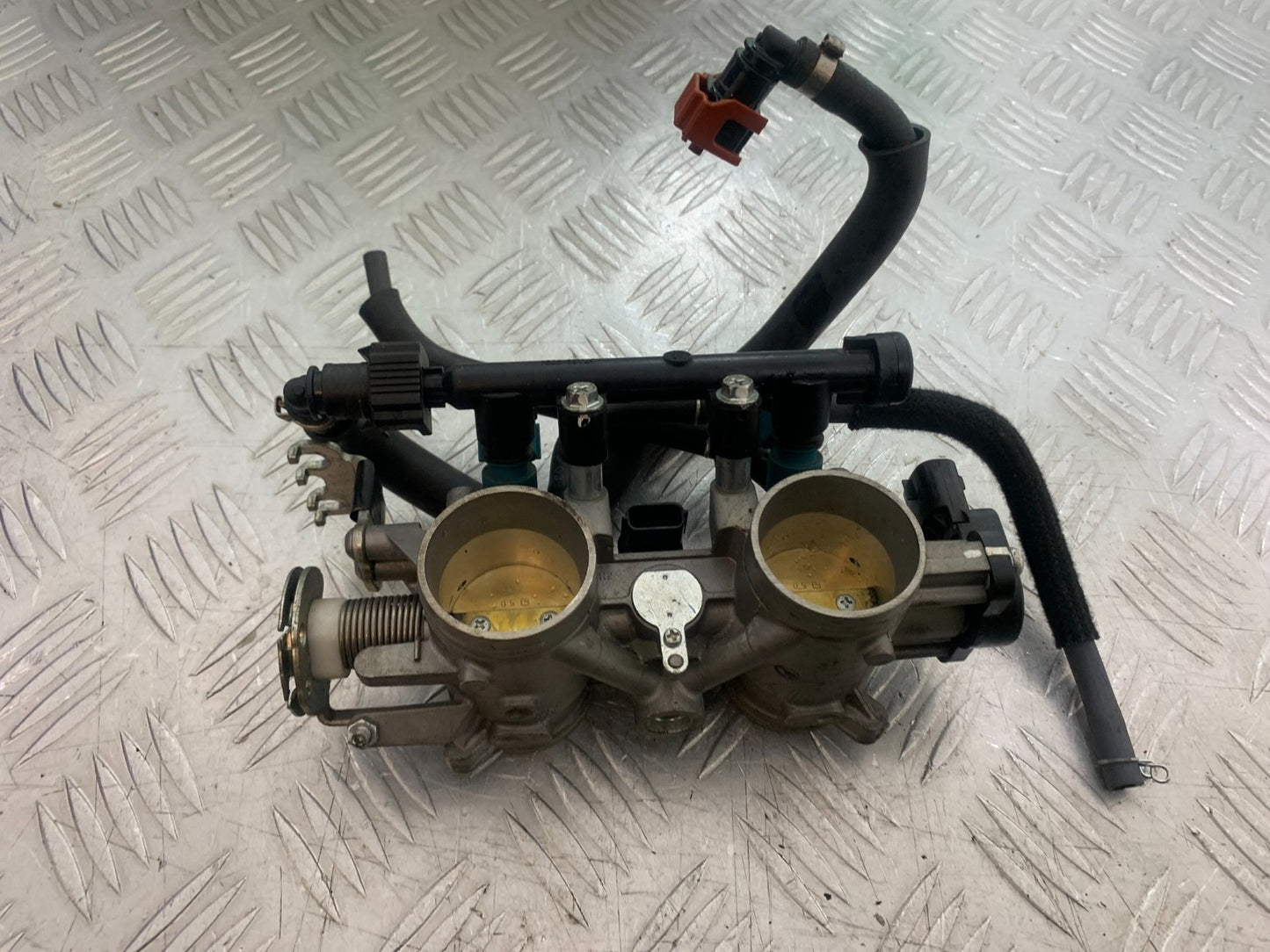 YAMAHA YZF R7 THROTTLE BODIES  YEAR 2022-2025 (CMB1255)