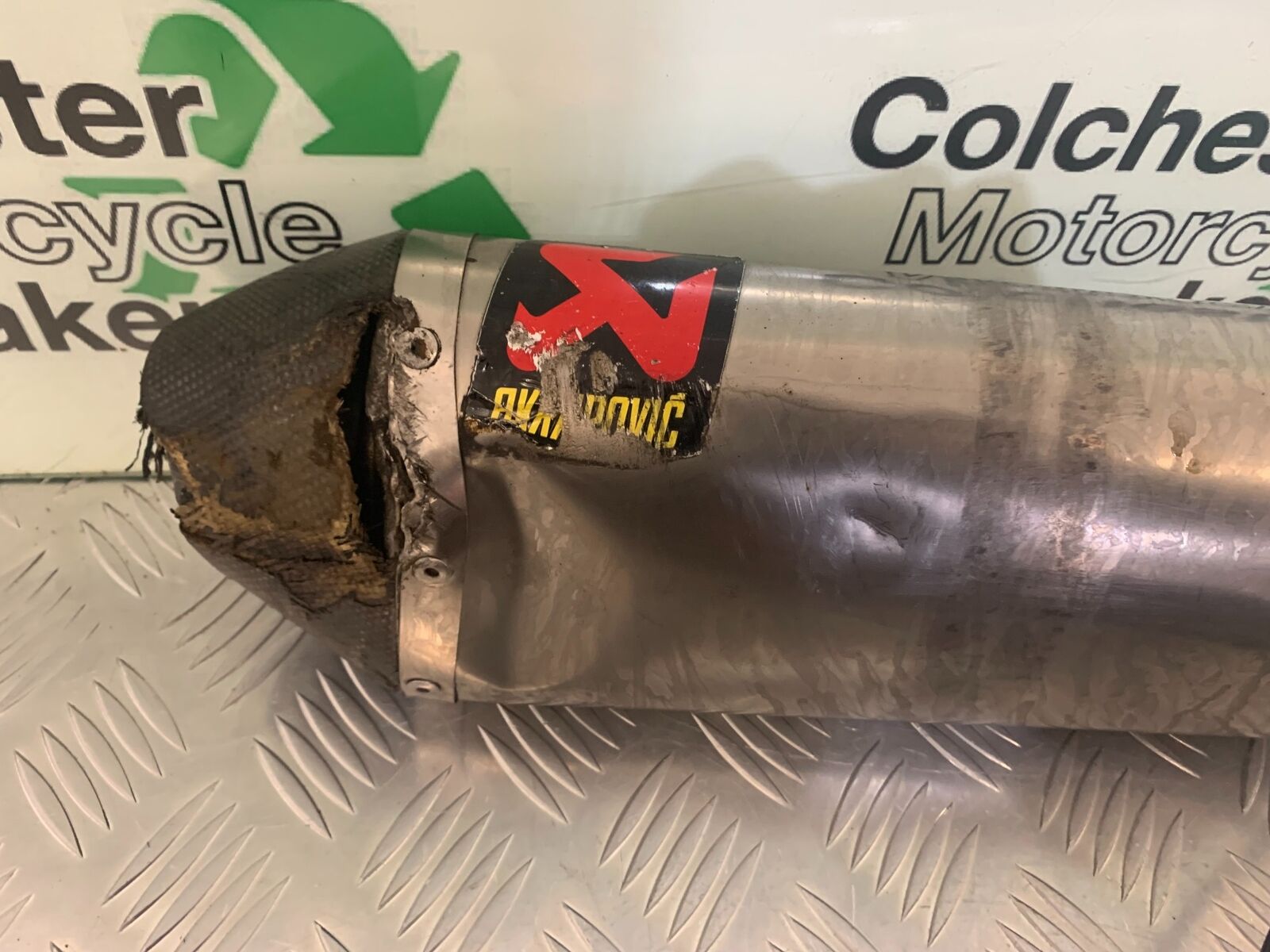 HONDA CBR1000 rr FIREBLADE AKRAPOVIC EXHAUST (DAMAGED ) 2008-2011 (STOCK 986)
