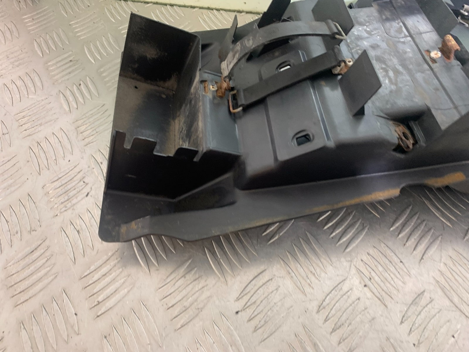 YAMAHA XJR1300 XJR 1300 UNDERTRAY  1999-2003 (CMB1119)