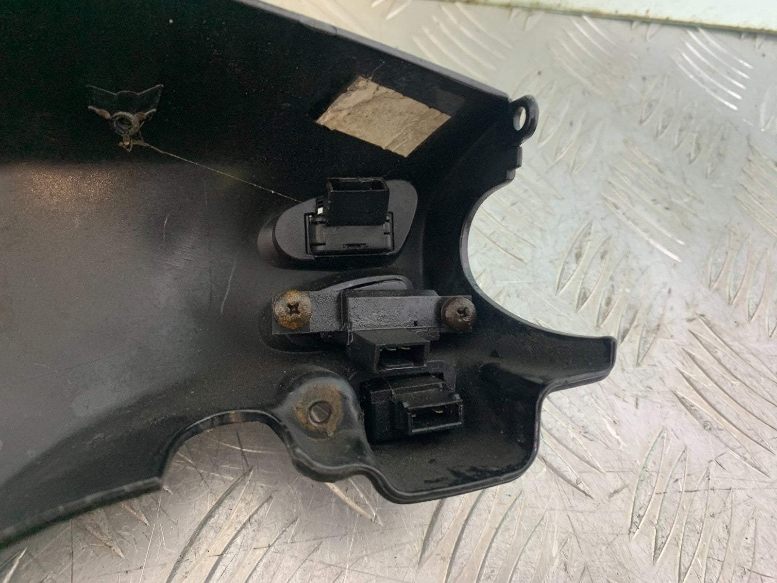 PIAGGIO VESPA LXS S 50 CLOCKS SURROUND & SWITCHES    YEAR 2007-2016 (CMB1290)