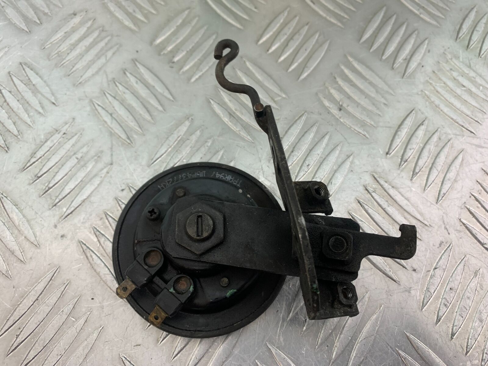 HONDA CBR1100 BLACKBIRD HORN  YEAR 1999-2005  (CMB1103)