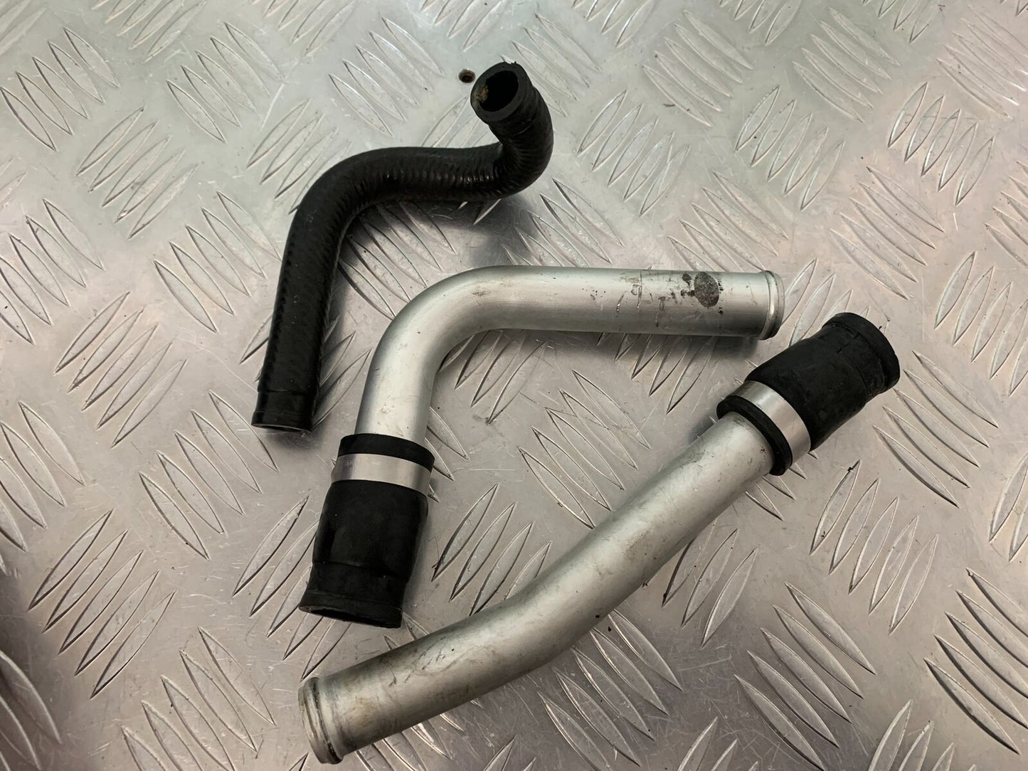 APRILIA RSV1000 R MILLE WATER PIPES YEAR 2004-2009 (STOCK 977)