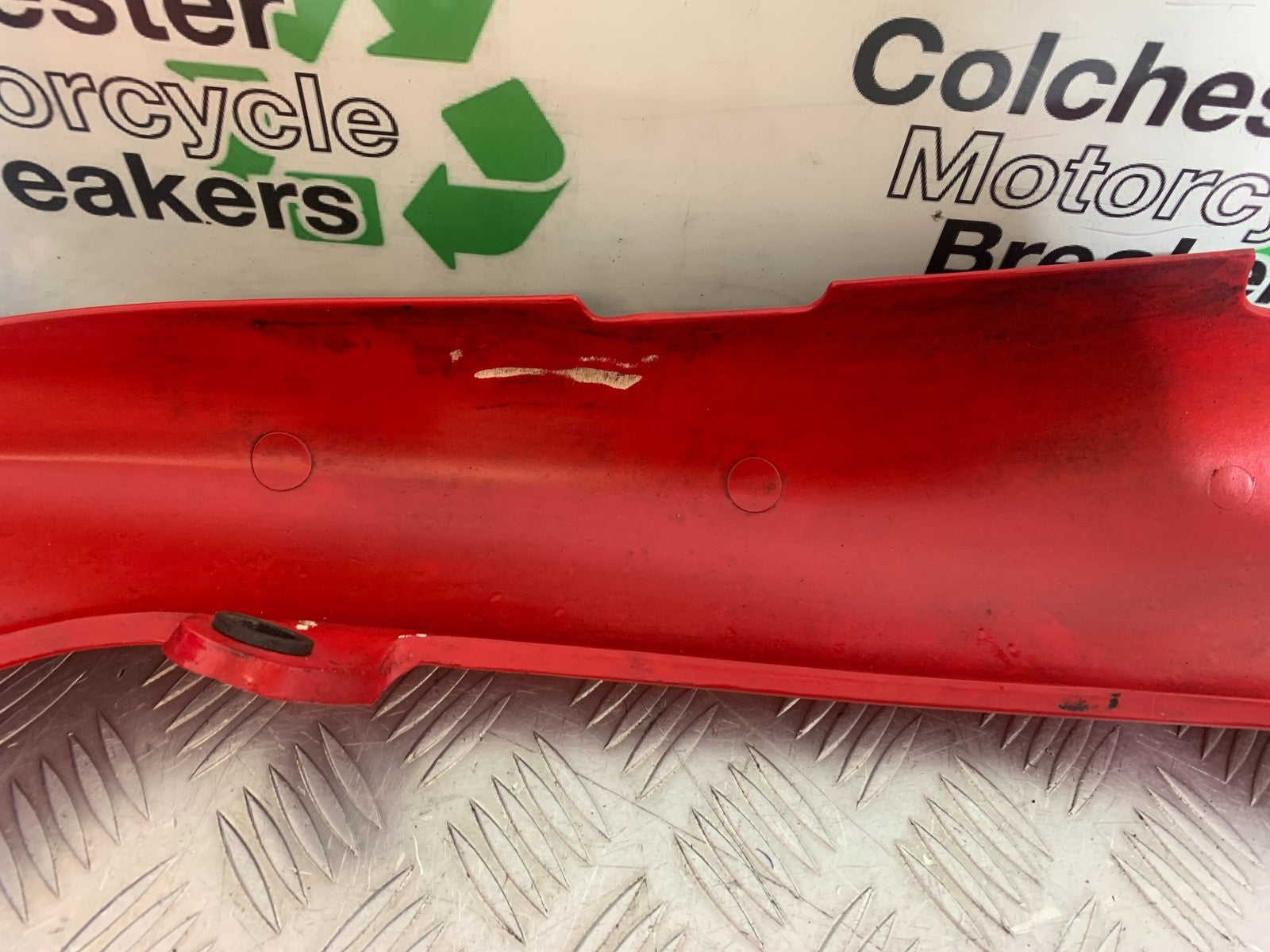 TRIUMPH 955i SPRINT ST RIGHT SEAT PANEL  1999-2004 (CMB1176)