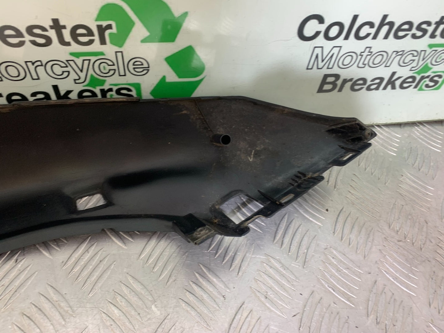 YAMAHA XJ600 XJ 600 DIVERSION LEFT SEAT PANEL  1998-2000 (CMB1191)