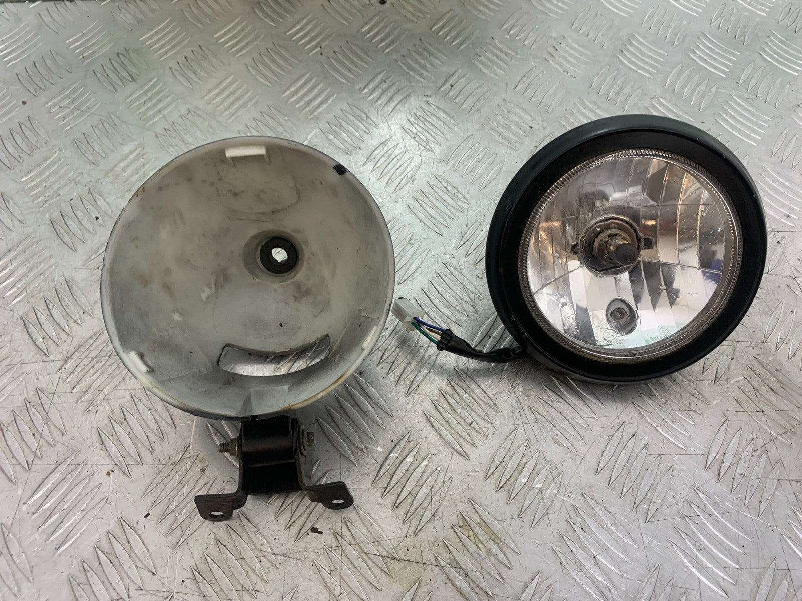 SINNIS HOODLUM 125 HEADLIGHT YEAR 2021-2025 (CMB1196)