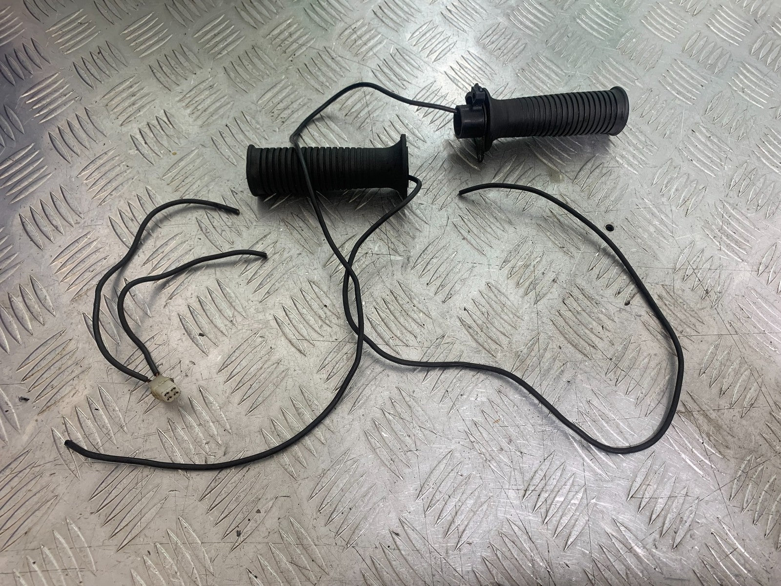 BMW R850 R R850R HEATED GRIPS  YEAR 1994-2002 (CMB1170)