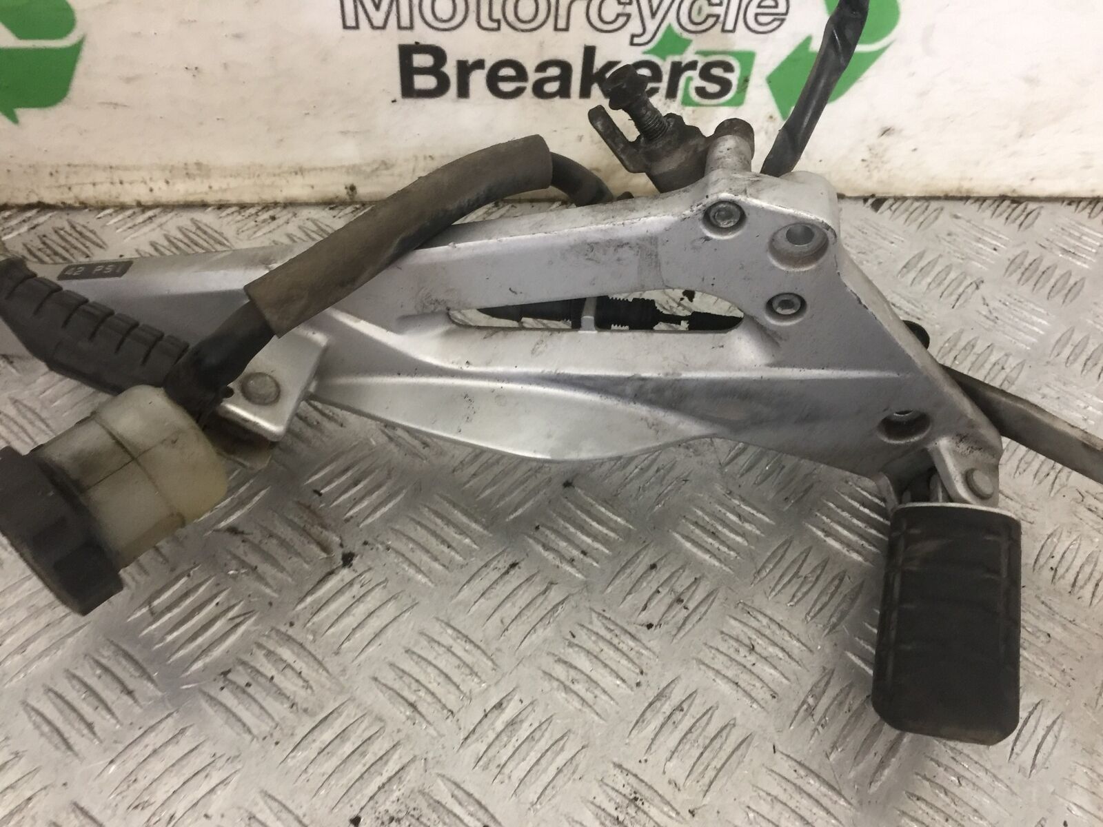HONDA NT650 V DEAUVILLE RIGHT HANGER YEAR 1998-06 (STOCK NO 843)