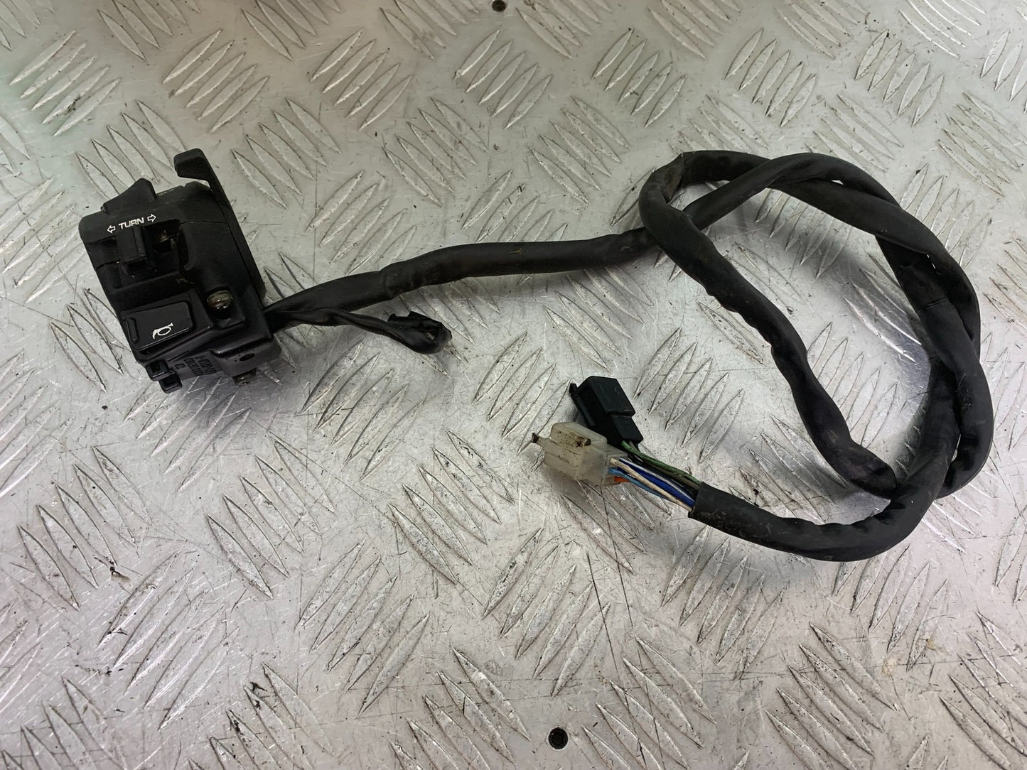 HONDA NT650 V DEAUVILLE LEFT SWITCH GEAR   YEAR 1998-01(CMB1320)
