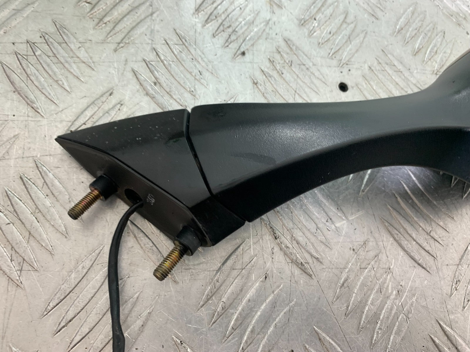 TRIUMPH 1050 SPRINT ST RIGHT MIRROR  2003-2011 (CMB1285)
