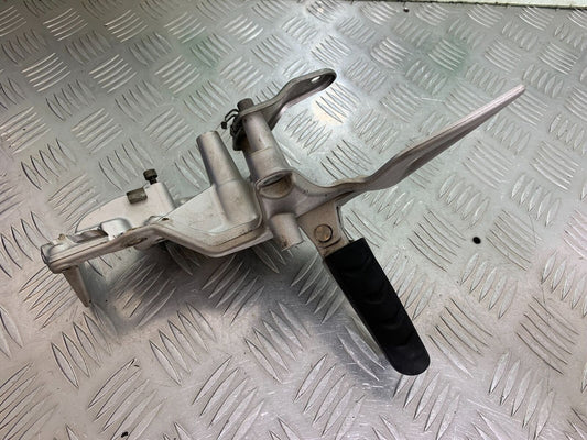 BMW F800 GT FRONT LEFT HANGER AND PEG YEAR 2013-2017 (CMB1031)