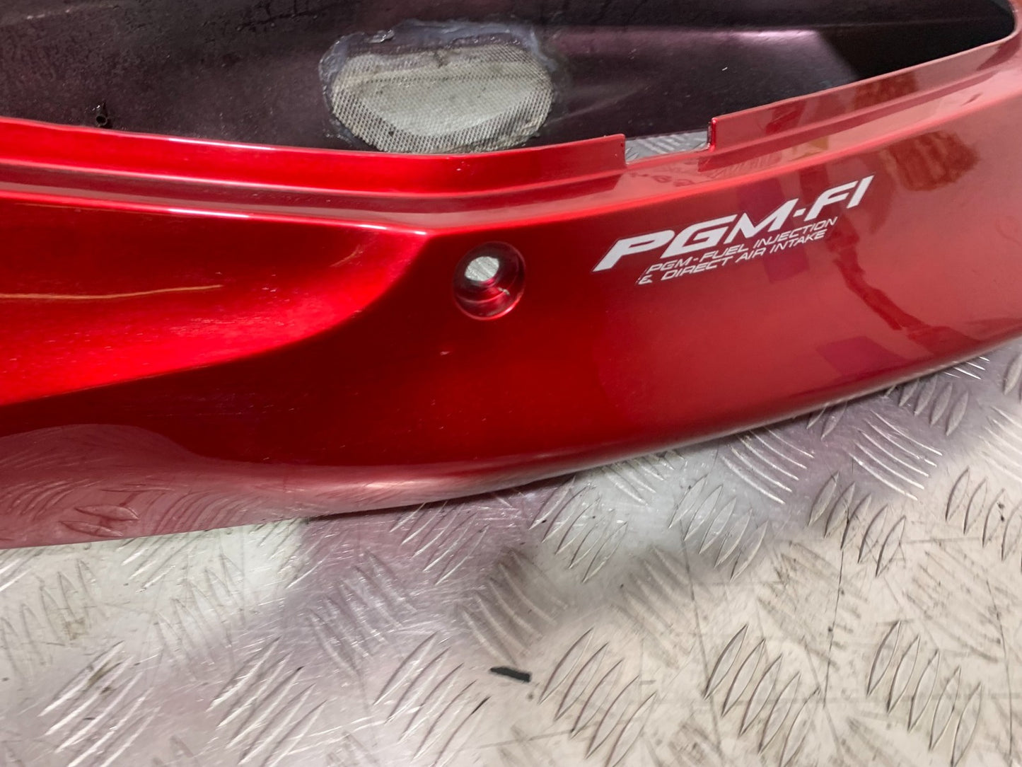 HONDA CBR1100 BLACKBIRD TAIL PIECE  YEAR 1999-2005 (CMB1232)