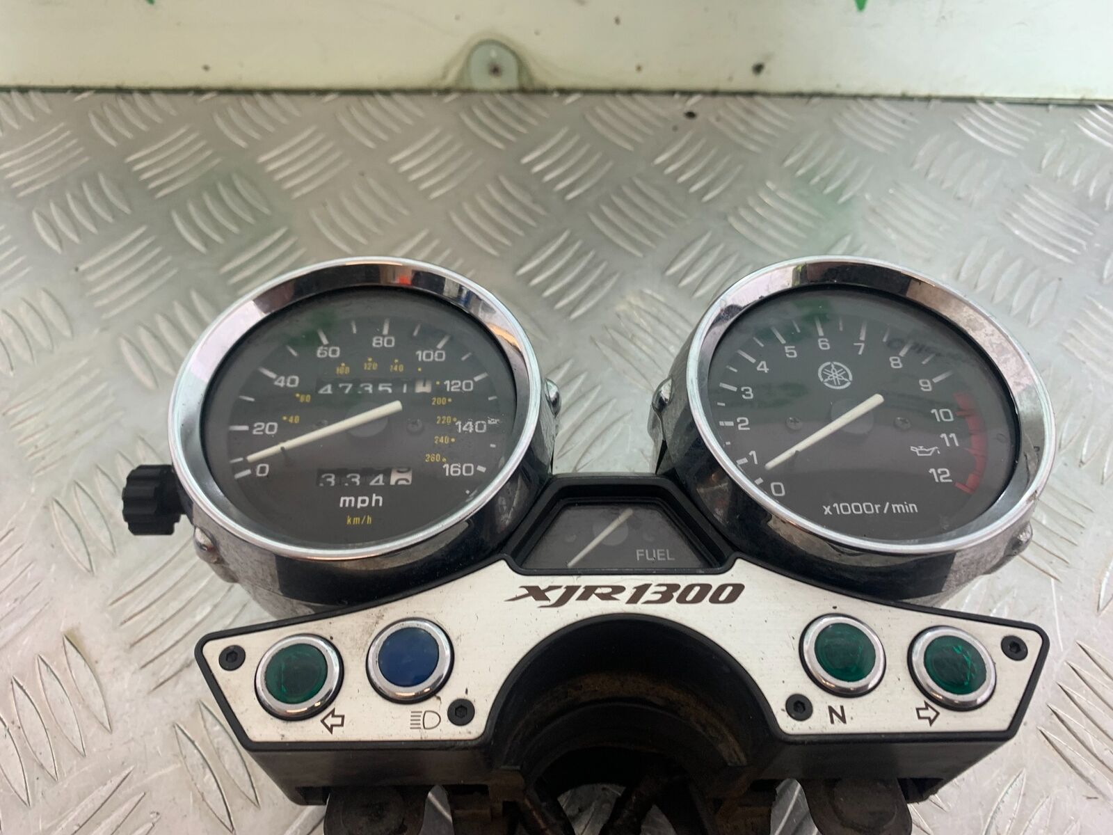 YAMAHA XJR1300 XJR 1300 CLOCKS SPEEDO DASH  YEAR 1999-2003 (CMB1055)