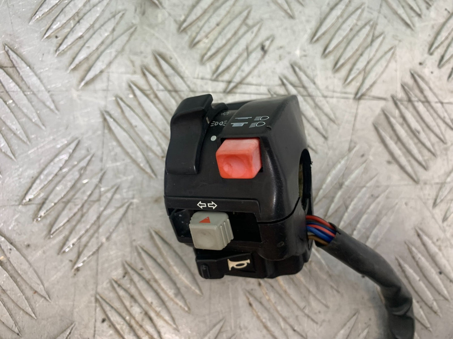 DUCATI 996 SPS 748 916 998 LEFT SWITCH GEAR 1999-2000 (CMB1209)