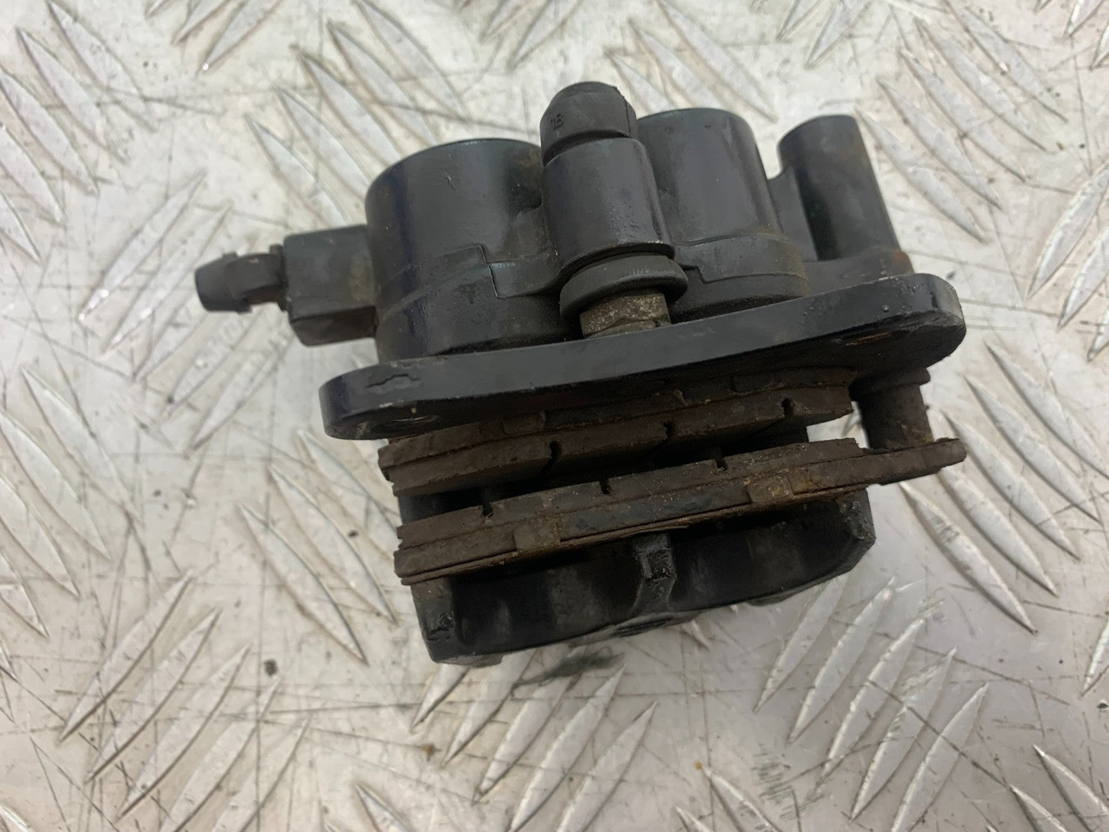 SINNIS HOODLUM 125 REAR CALIPER  YEAR 2021-2025 (CMB1196)