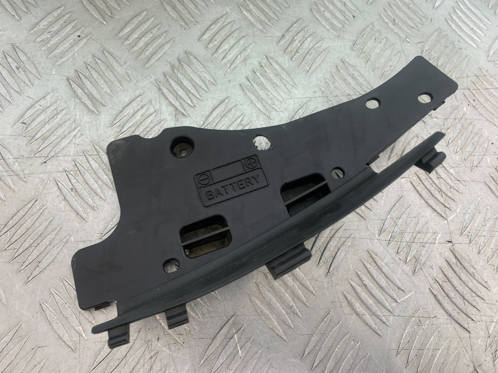 SUZUKI AN 200 UH 200 BATTERY COVER   YEAR 2007-2009 (CMB1256)