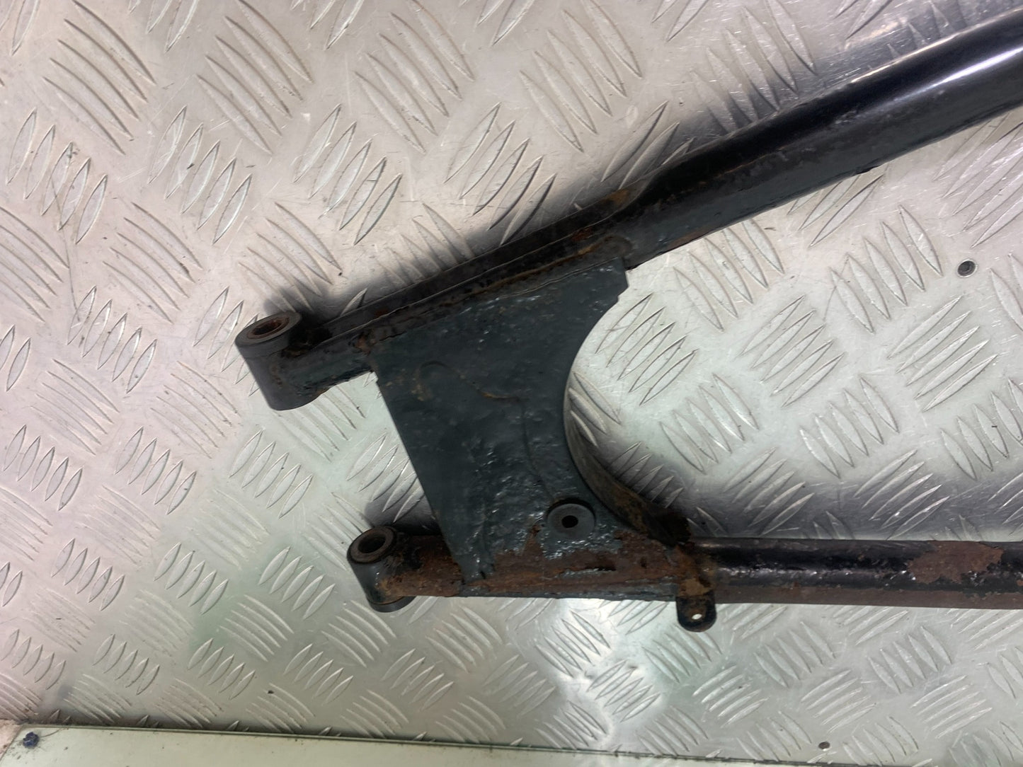 BLUROC LEGEND 125 SWINGARM YEAR 2022  (CMB1041)