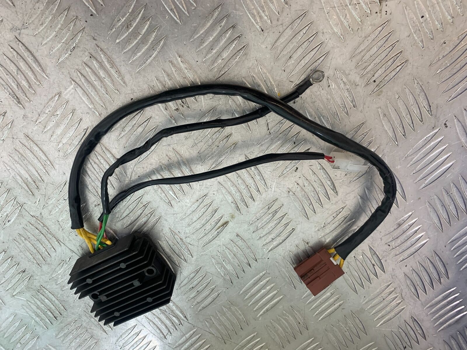 KTM 990 SUPERMOTO T REGULATOR  YEAR 2010-2011  (CMB1127)