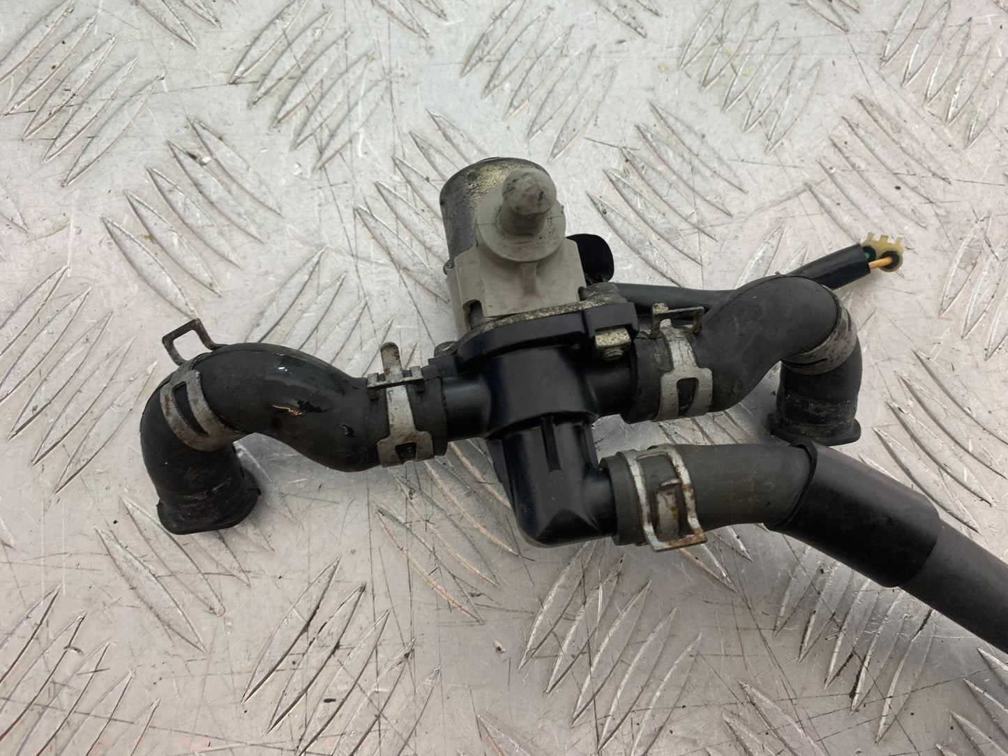 YAMAHA YZF R1 4C8 AIR VALVE  YEAR 2007-2008 (CMB1237)