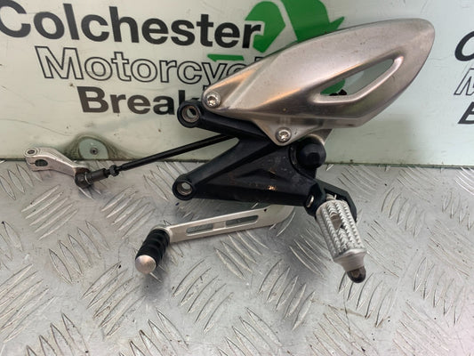 TRIUMPH 675 STREET TRIPLE R FRONT LEFT HANGER PEG LEVER  YEAR 2013-16 (CMB1221)