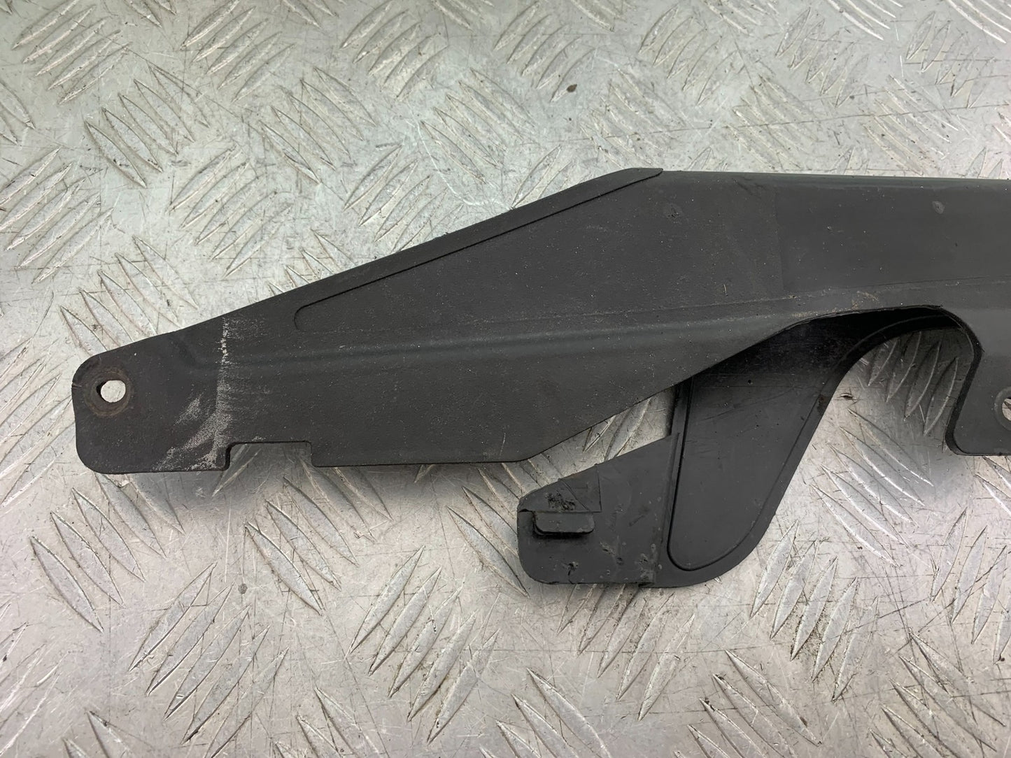 HONDA XL125 VARADERO CHAIN GUARD YEAR 2001-2006  (CMB1304)
