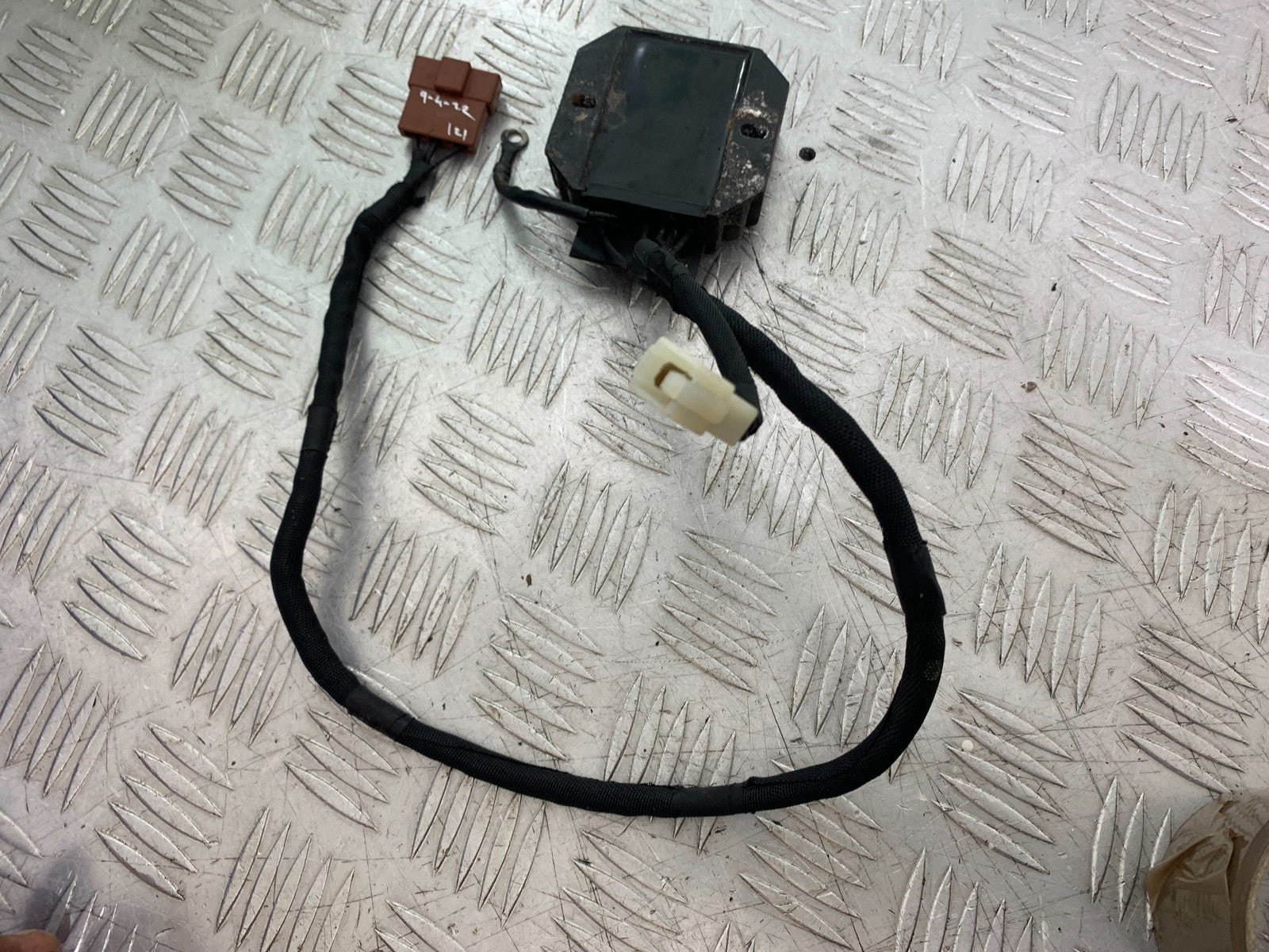 KTM DUKE 125 REGULATOR  YEAR 2017-2022 (CMB1274)