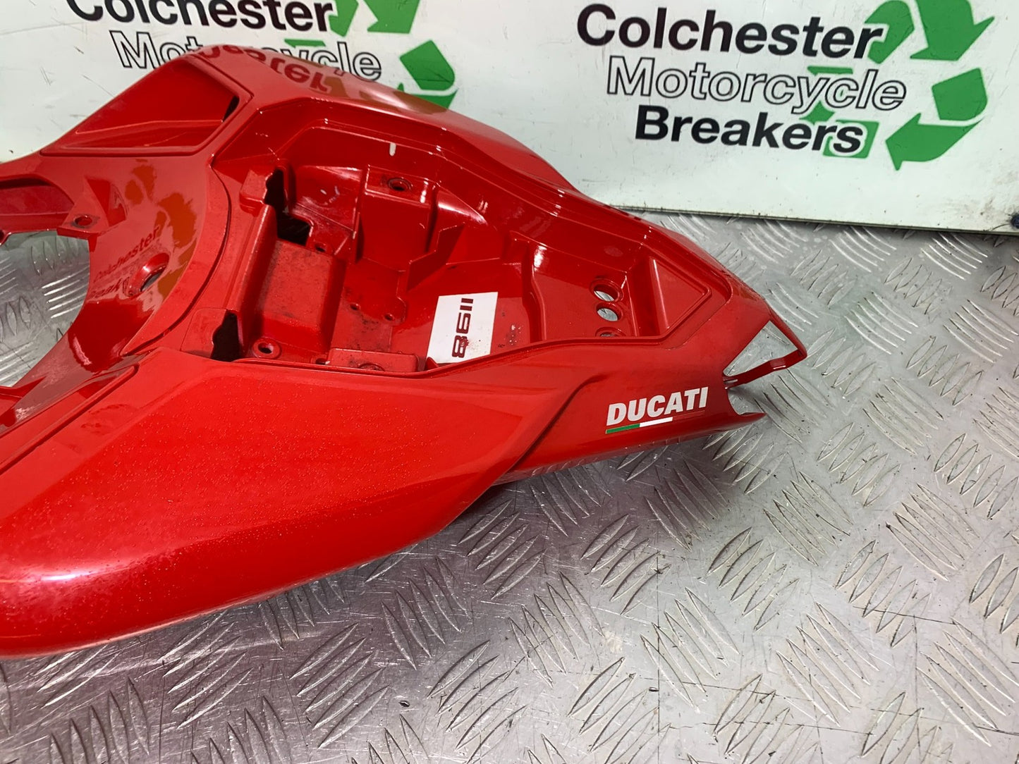 DUCATI 1198 S TAIL PIECE SEAT UNIT  YEAR 2009-2011 (CMB1219)